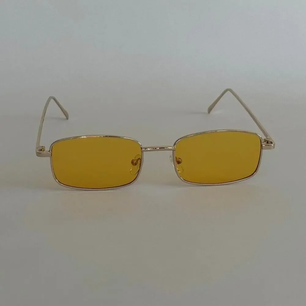 Retro square sunglasses with yellow
